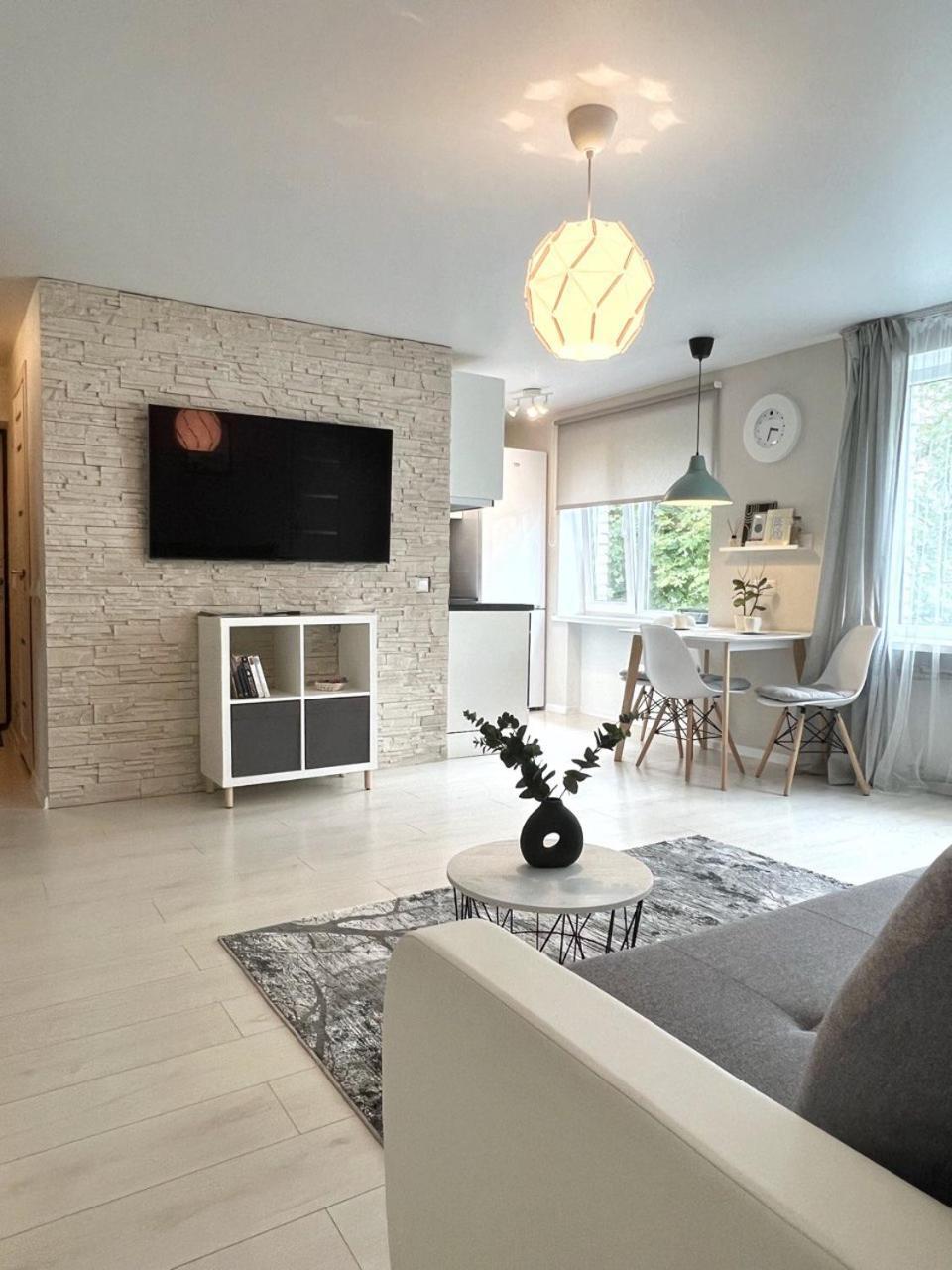 New Modern Apartments In The City Center Narva Exterior photo